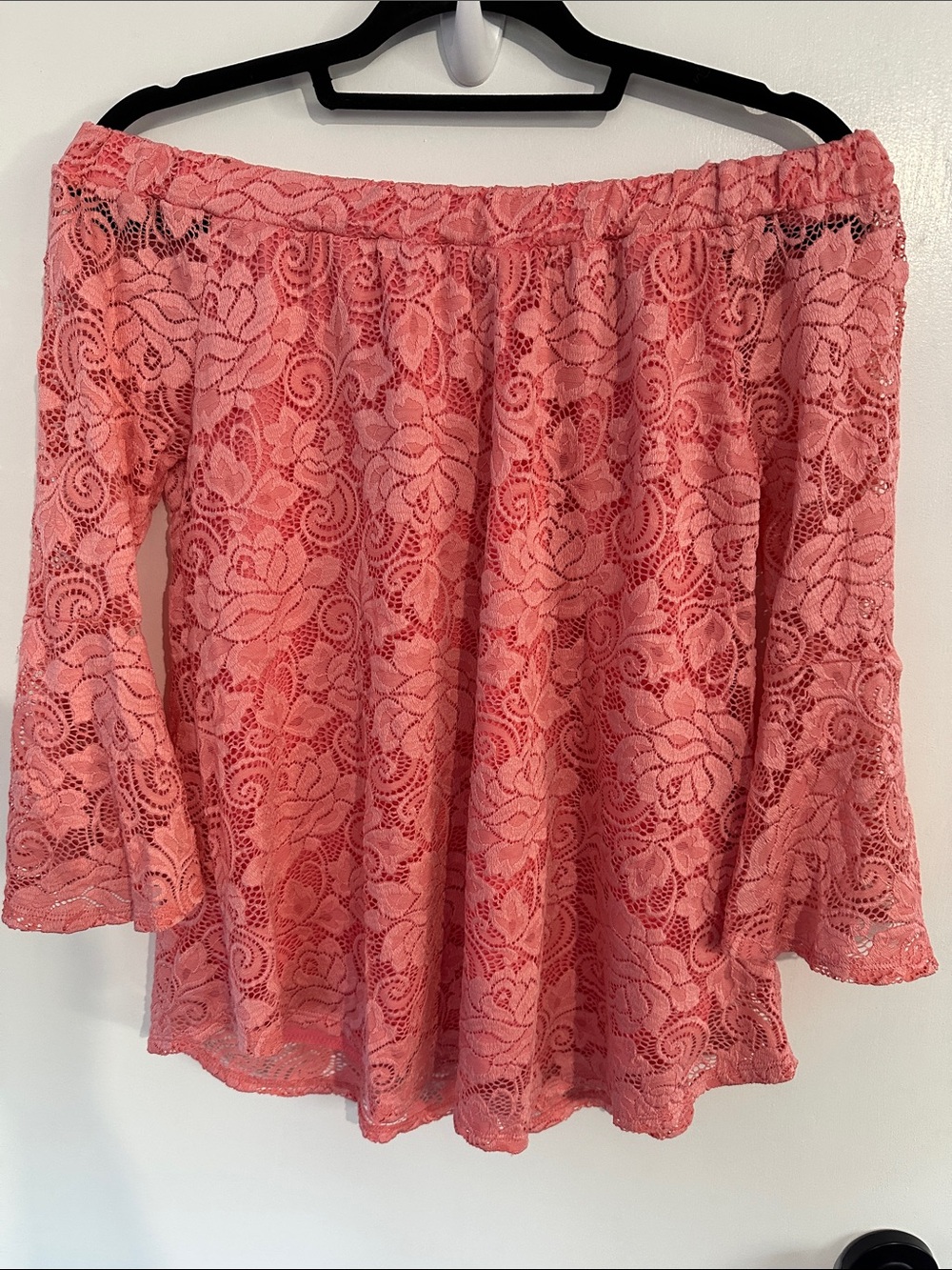 Jella  C. Women’s Coral Lace Off-Shoulder Blouse with bell sleeves. Size Medium